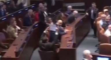 Trump Mecliste Protesto Edildi: Filistin’i Tanı Pankartı Krize Neden Oldu