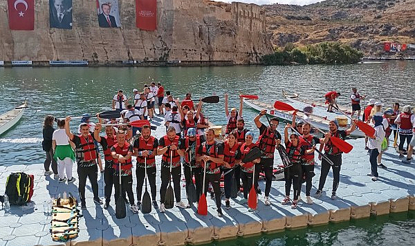 YEPAŞ Dragon Bot Kürek Takımı Rumkale Festivali’nde Yarı Finalde