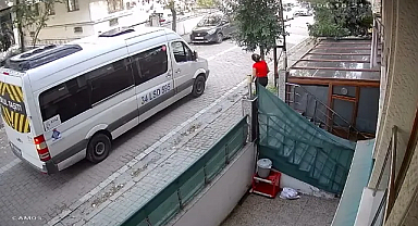 Ebeveynler Dikkat: İstanbul'daki Servis Bekleyen Çocuğa Taciz Girişimi