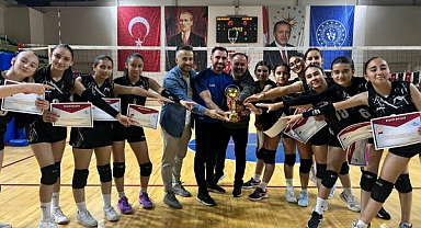 Okul Sporları Yıldız Kız Voleybol Doğu Bölge Şampiyonu Dumlupınar Oldu