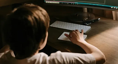 Yapay Zeka Eğitimi Dönüştürüyor: Öğretmenin Yeni Rolü Veri Okuma Rehberi