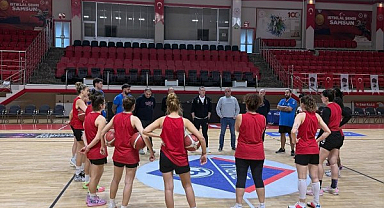 Zorlu Koleji Samsun Basketbol Zirve Yolunda:Yarın Burhaniye Deplasmanında Kritik Maç