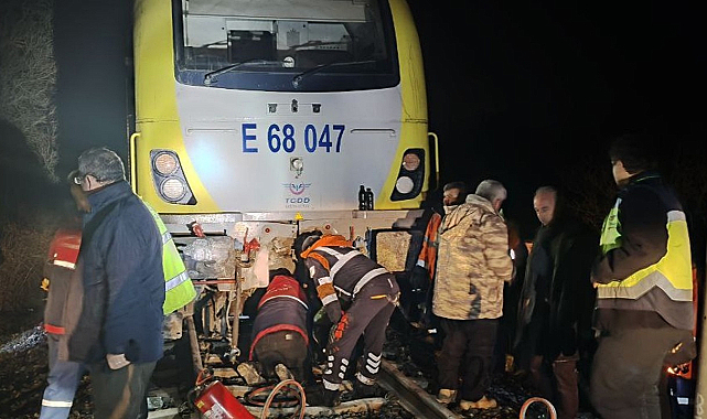 Balıkesir'de Yolcu Treni Raydan Çıktı