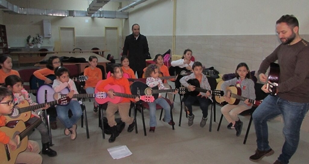 Kavak'ta gitar kursu