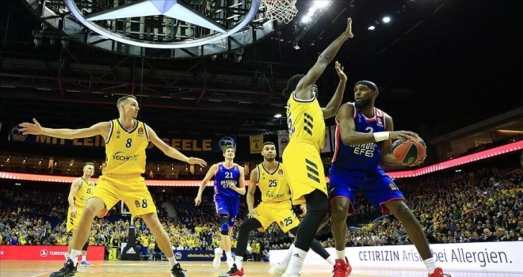 THY Avrupa Ligi'nde Anadolu Efes liderliğini sürdürdü