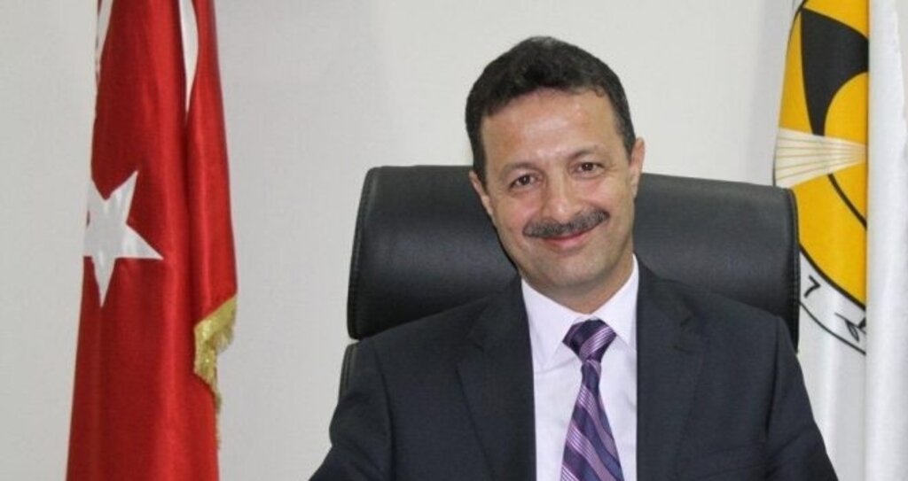 Lüks makam aracı ihalesi çok konuşulmuştu… Siirt Üniversitesi Rektörü