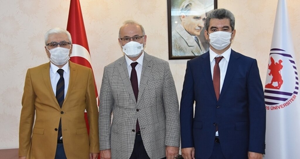 OMÜ Sağlık Uygulama Merkezi'nde devir teslim