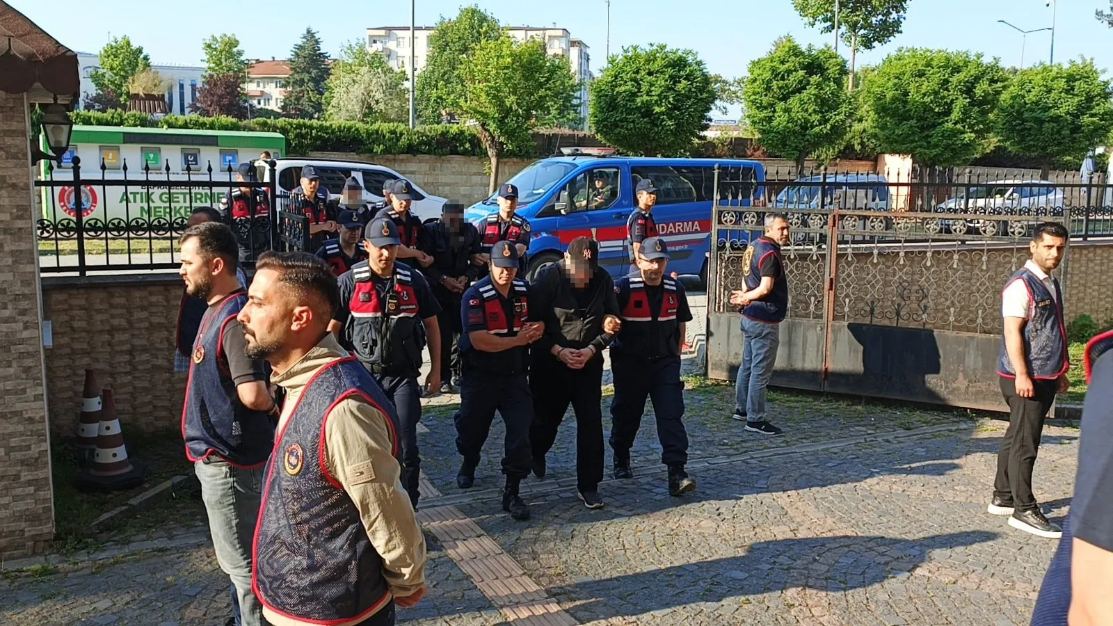 Bakan G&uuml;rlek a&ccedil;ıklamıştı: 20 yıllık faili me&ccedil;hul&uuml;n zanlıları adliyede