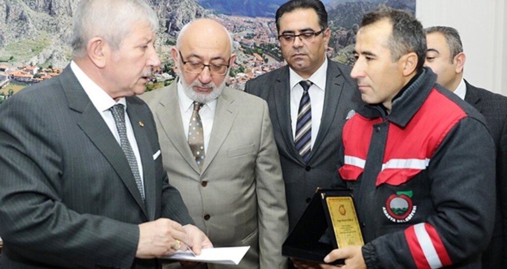 Temizlik İşçisinden Alkışlanacak Davranış
