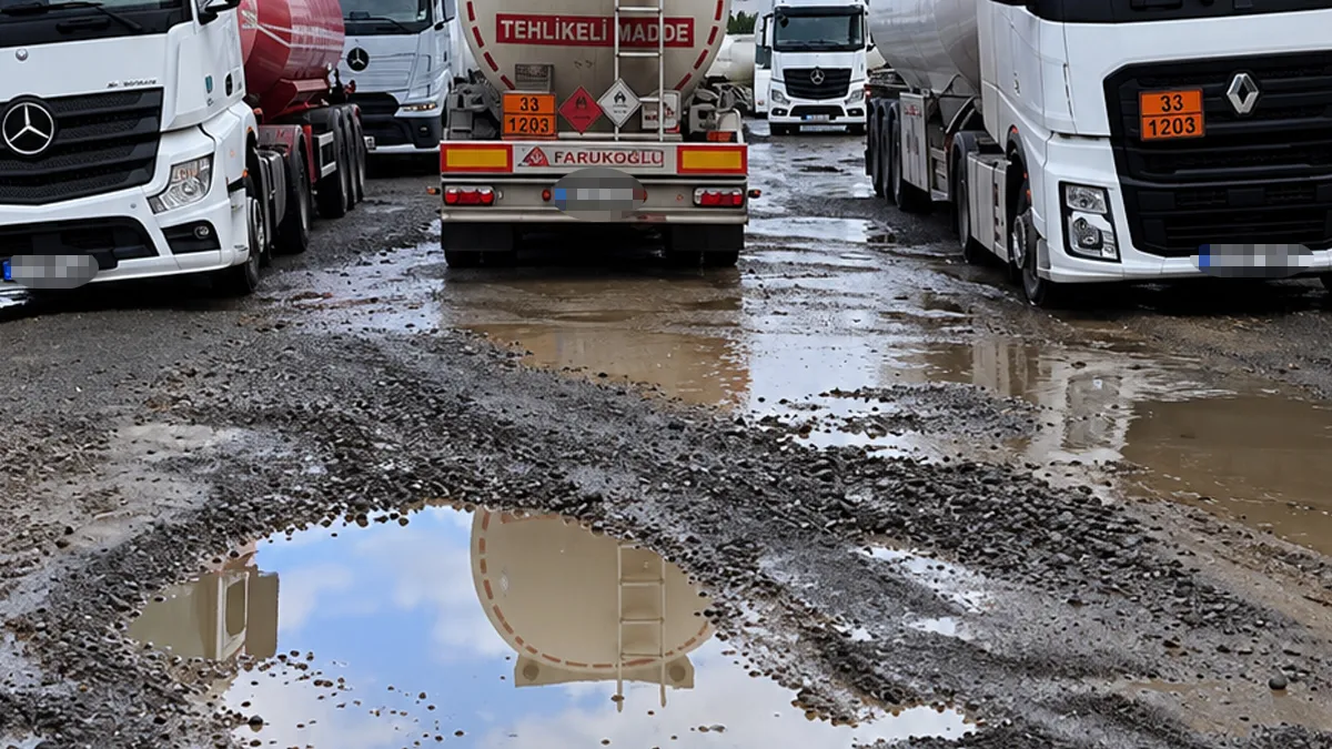 Samsun’da dolum tesislerinin yolu sürücüleri bezdirdi! TIR’cıların yol kabusu sürüyor Samsun’da dolum tesislerinin yolu sürücüleri bezdirdi! TIR’cıların yol kabusu sürüyor