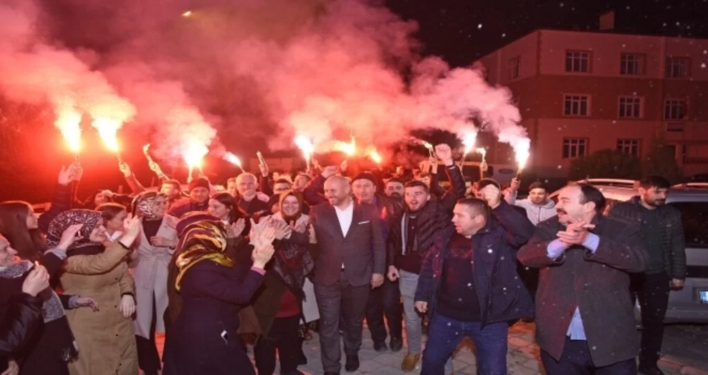 Halkımızın desteğine ve güvenine layık olmak için daha çok çalışacağız