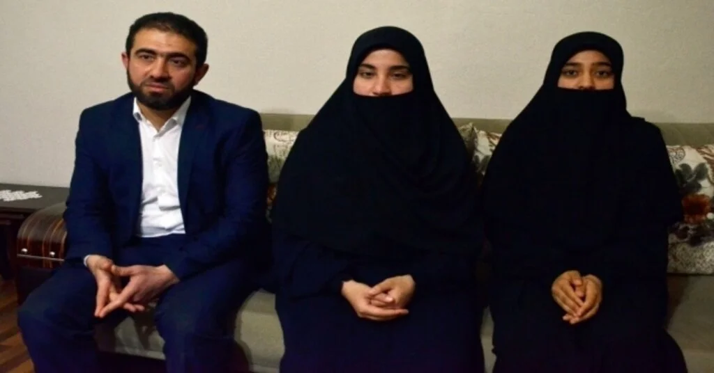 Adanada Tesettürlü Kadınlara Çirkin Saldırı