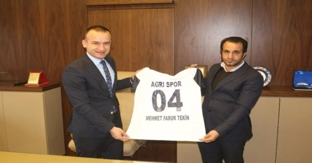 Ağrı 1970 Spor Kulübü Başkanı Yıldırımdan Milli Eğitim Müdürü Tekine Ziyaret