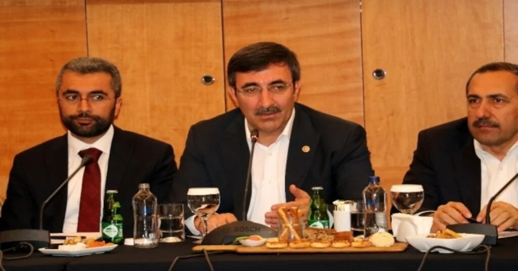 Ak Parti Genel Başkan Yardımcısı Yılmaz: Birbirine Benzemez Partileri Kim Bir Araya Getiriyor?