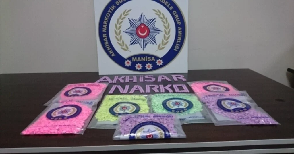 Akhisarda Uyuşturucudan Gözaltına Alınan 2 Kişi Tutuklandı
