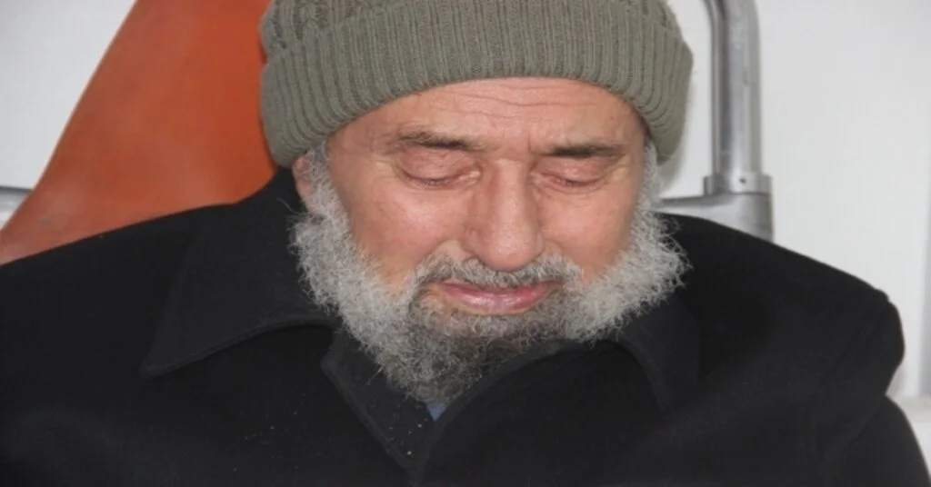 Ambulans İle Sandığa Götürülen Seçmen Gözyaşlarını Tutamadı