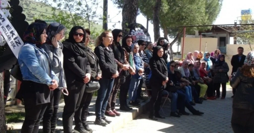 Aydınlı Kadınlar Zincirli Cinayeti Kınadı