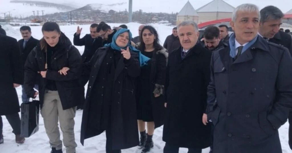 Bakan Selçuk, Sarıkamışta İncelemelerde Bulundu