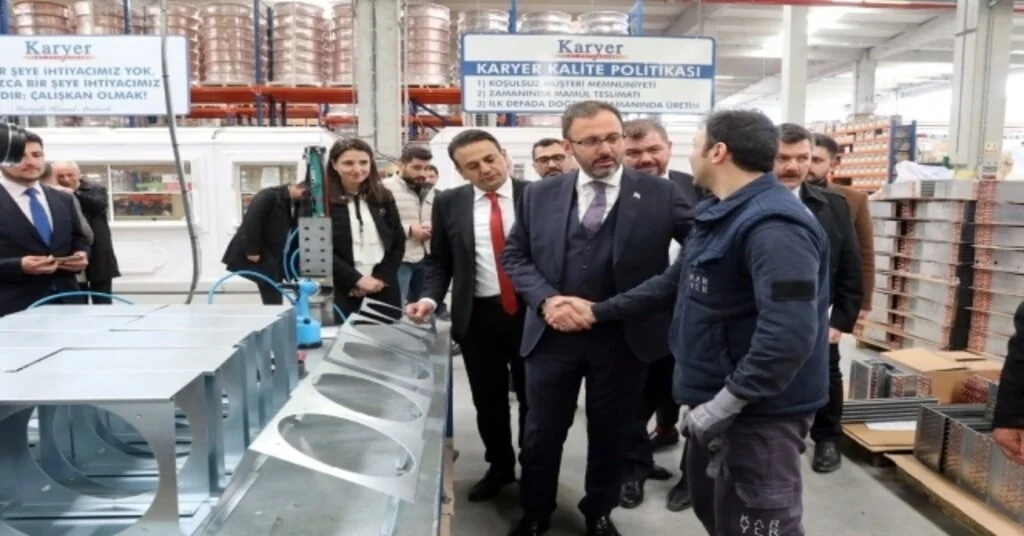 Bakan Varank Ve Kasapoğlu Manisada İş İnsanlarıyla Buluştu