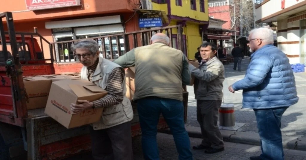 Balıkesir Liseli Öğrencilere Yardım Kolisi