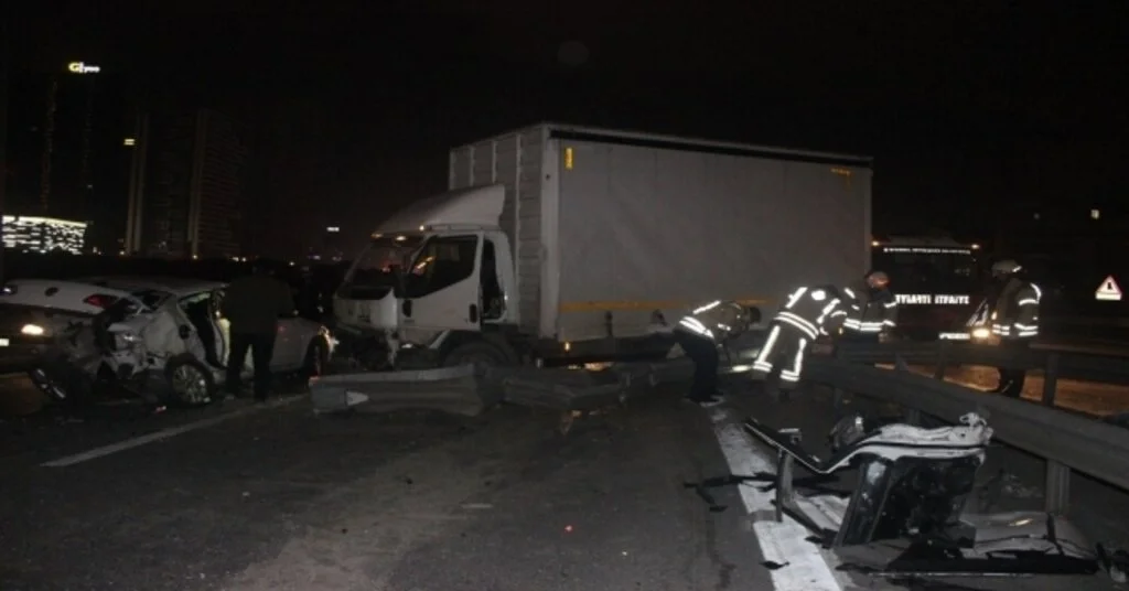 Basın Ekspres Yolunda Trafik Kazası... 3 Yaralı