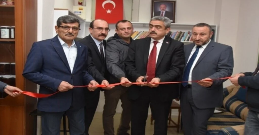 Başkan Alıcık, Öğretmen Baki Çuval Kitaplığının Açılışına Katıldı