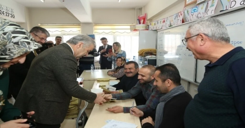 Başkan Çelik, Oyunu Seçimlerin Hayırlı Olması Temennisiyle Kullandı