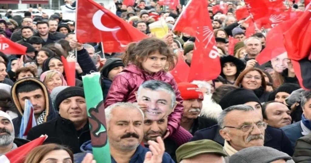 Başkan Gençe Sarıyer Mitinginde Sevgi Seli