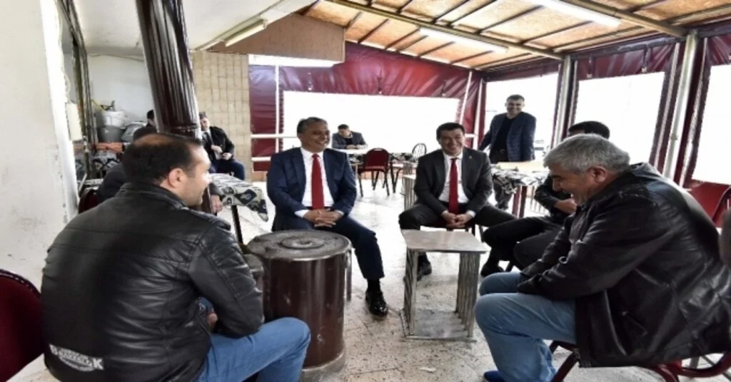 Başkan Uysal, Kahvehaneleri Ziyaret Etti
