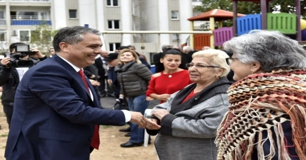 Başkan Uysal, Site Sakinleriyle Bir Araya Geldi