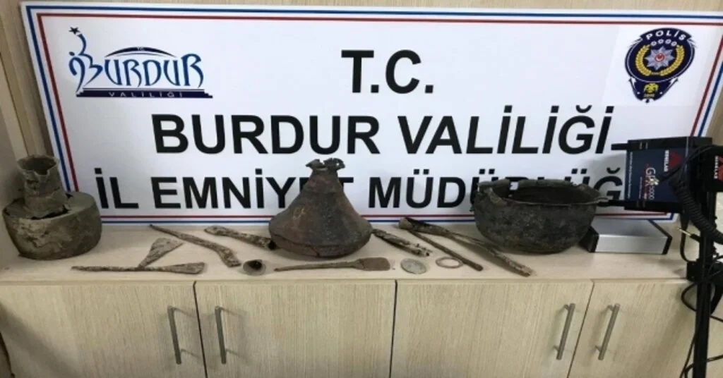 Burdurda Kaçak Kazı Yapan 7 Kişiye Suçüstü
