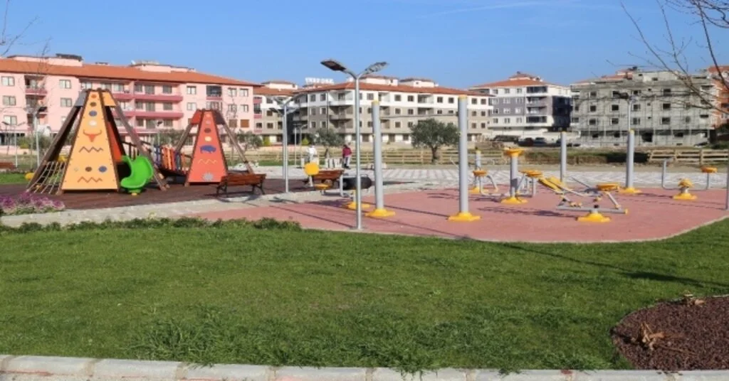 Burhaniyede 5 Yılda 42 Park Yapıldı