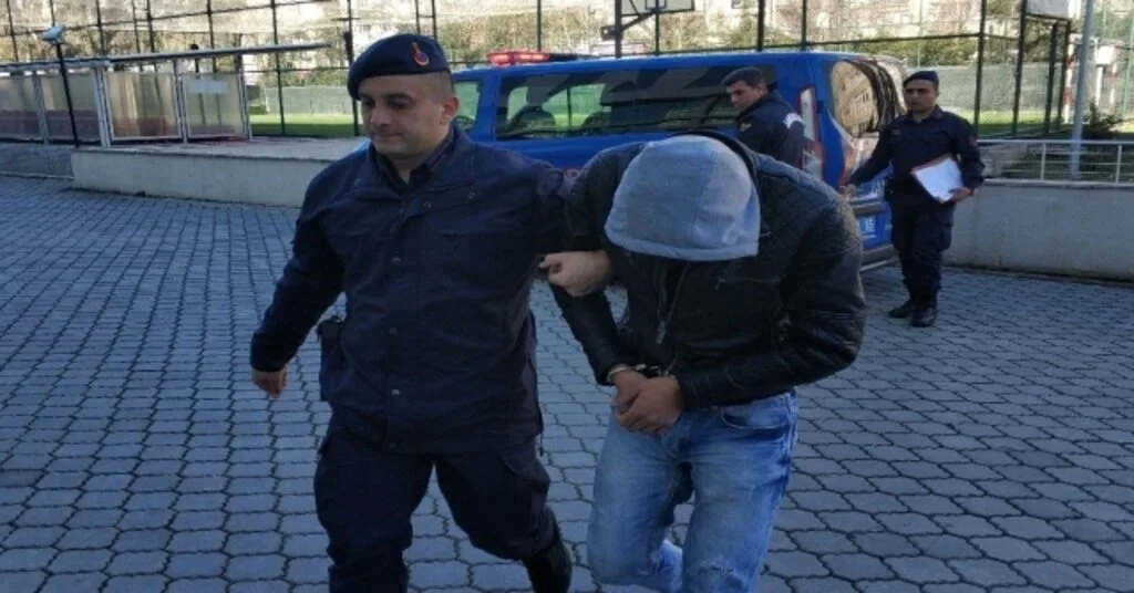 Cezaevi Ziyaretinde Hırsızlık Yaptı
