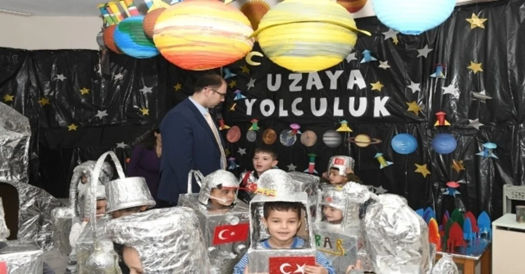 Çocuklar Uzaya Gitmeden Astronot Oldu