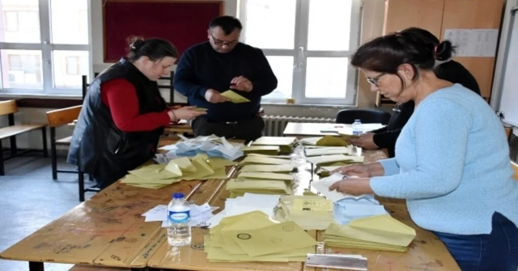 Çorluda Sandıklar Açıldı, Oylar Sayılıyor