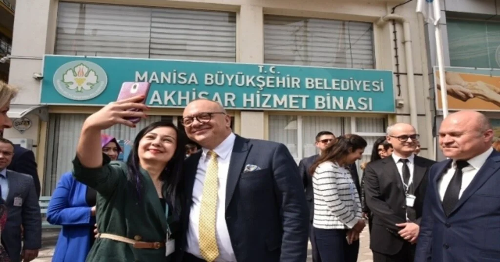 Cumhur İttifakı Akhisarda Esnafla Buluştu
