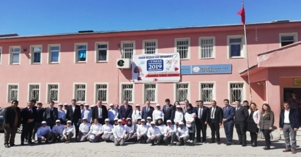 Daire Başkanı Erişten Okul Ziyareti