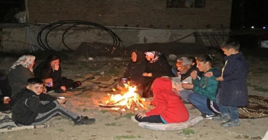 Denizlide Artçılar Devam Ediyor, Vatandaşlar Nöbet Tutuyor
