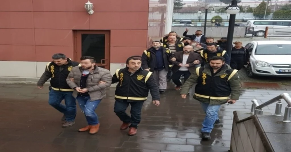 Düzcede 4 Kişilik Fuhuş Çetesi Tutuklandı