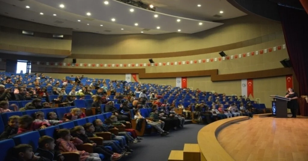 Düzceli Minikler Beslenme Konusunda Bilgilendirdi