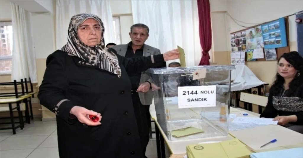 Elazığda Oy Kullanma İşlemi Başladı