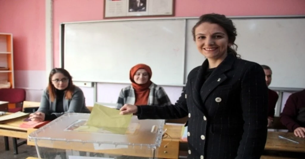 Esra Zeytin Sürücüoğlu, Oyunu Kullandı