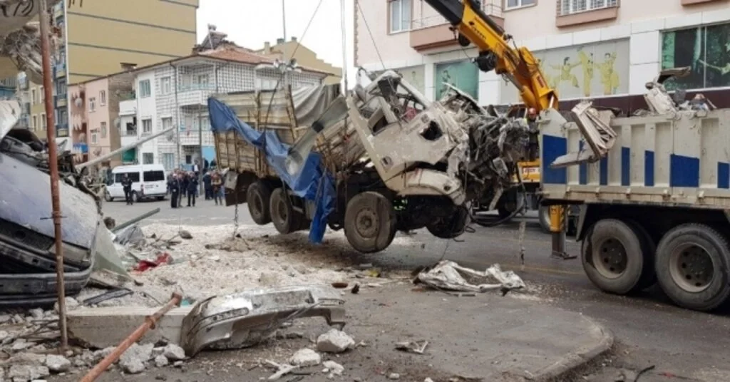Feci Kazanın Yaşandığı Bina Sakinleri: Bir Ses Duyduk Ve Dışarı Çıktık