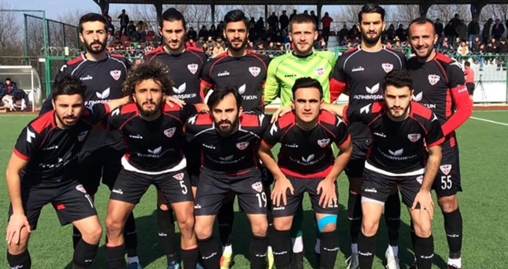 Gençler Lidere Direnemedi