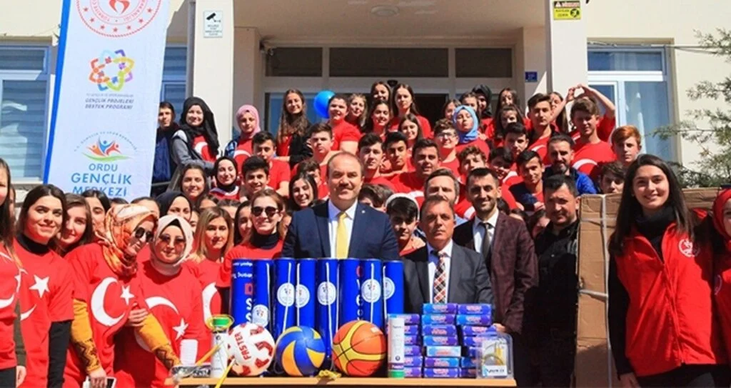 Gençlik Merkezim Yollarda 