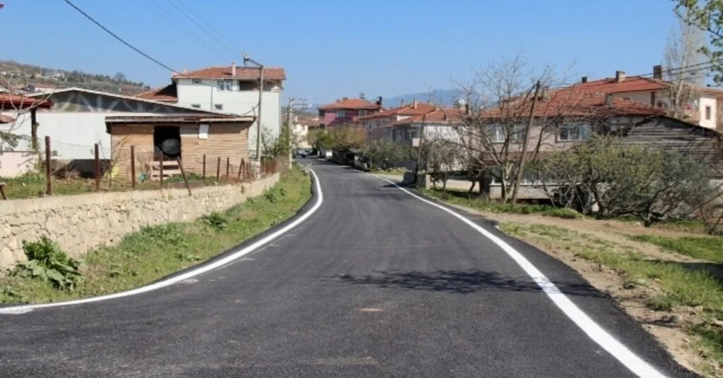 Geyvede 3 Mahalleye Sıcak Asfalt