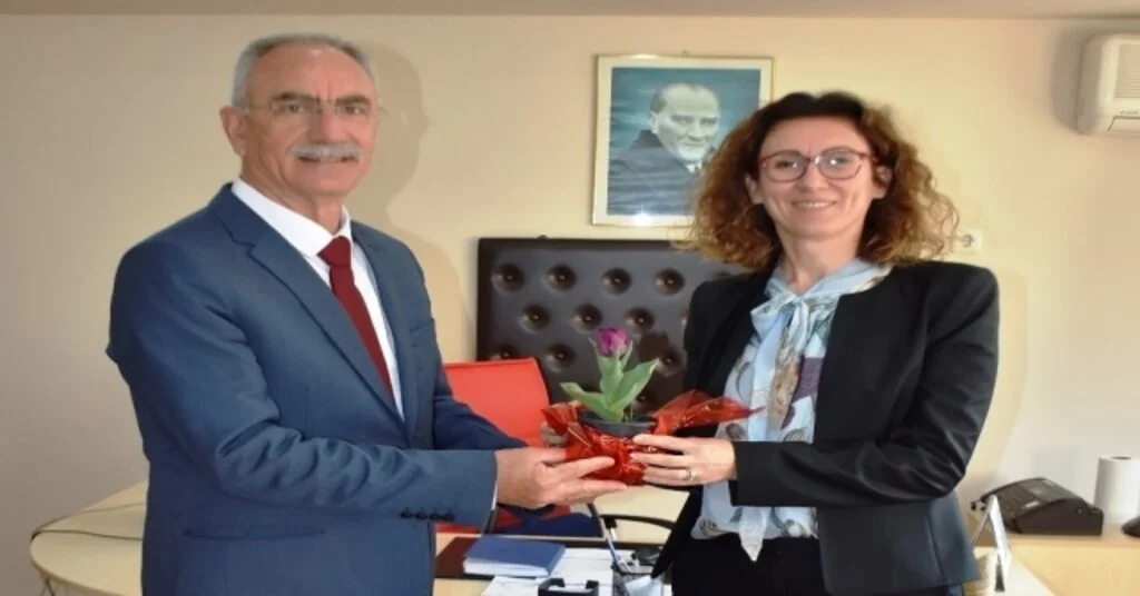 Gürşat Kale Sağlık Çalışanlarını Unutmadı