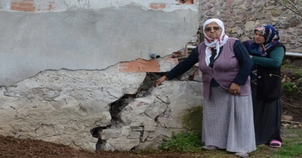 Heyelan Korkusu Yaşayan Vatandaşlar: Geceleri Uyumaya Korkuyoruz