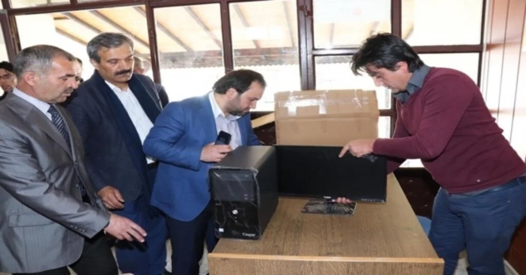 İbbden Aksekideki Okullara Bilgisayar Ve Kitap
