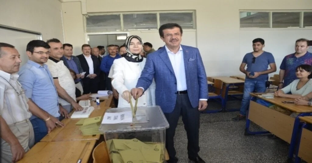 İzmirde Siyasilerin Oy Kullanacağı Yerler Belli Oldu